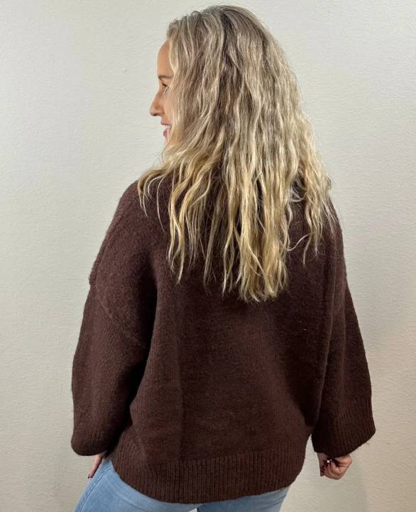 EASY V NECK SWEATER